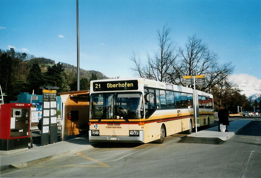 (106'427) - STI Thun - Nr. 66/BE 371'366 - Mercedes am 13. April 2008 beim Bahnhof Thun (prov. Haltestelle)