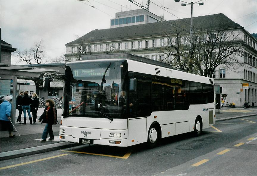 (106'433) - Funi-Car, Biel - Nr. 5/BE 137'705 - MAN (ex Nr. 3) am 14. April 2008 beim Bahnhof Biel