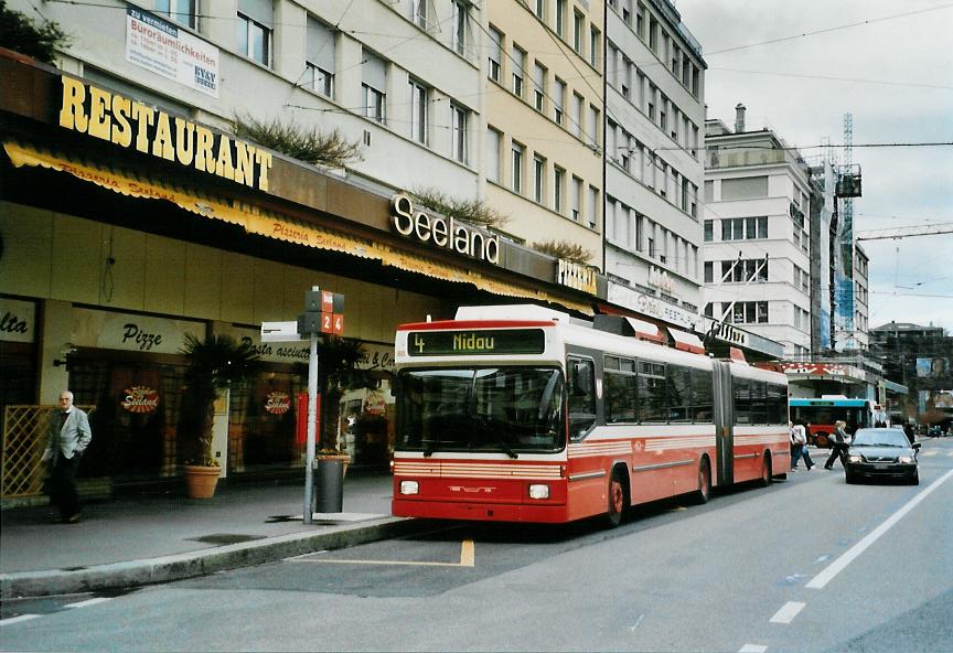 (106'505) - VB Biel - Nr. 80 - NAW/Hess Gelenktrolleybus am 14. April 2008 beim Bahnhof Biel