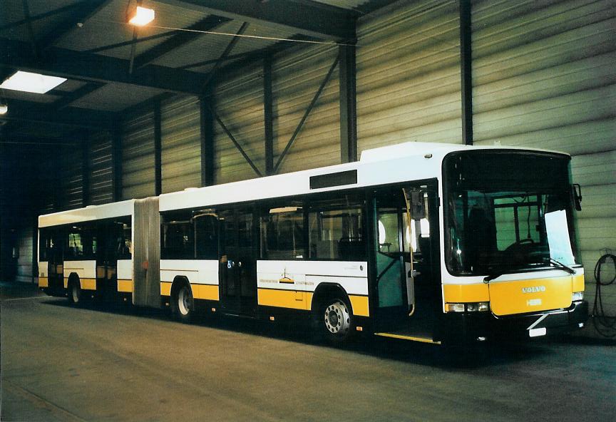 (106'730) - VBSH Schaffhausen - Nr. 19/SH 38'019 - Volvo/Hess am 26. April 2008 in Schaffhausen, Busdepot