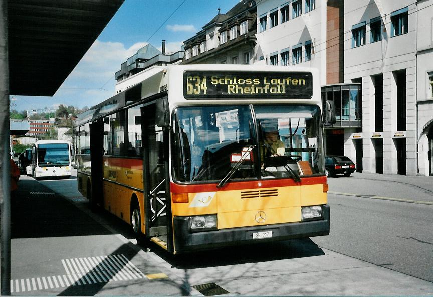 (106'824) - Rattin, Neuhausen - Nr. 17/SH 917 - Mercedes (ex Nr. 7) am 26. April 2008 beim Bahnhof Schaffhausen