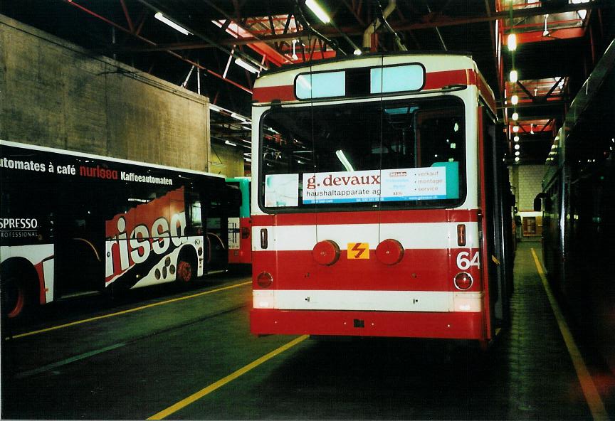 (107'634) - VB Biel - Nr. 64 - Volvo/R&J Gelenktrolleybus am 1. Juni 2008 in Biel, Depot