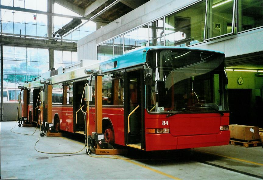 (107'702) - VB Biel - Nr. 84 - NAW/Hess Gelenktrolleybus am 1. Juni 2008 in Biel, Depot