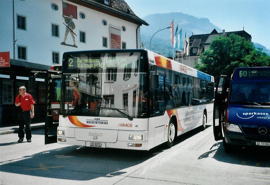 (109'306) - AAGS Schwyz - Nr. 41/SZ 5171 - MAN (ex Wegmller, Weggis) am 16. Juli 2008 in Schwyz, Postplatz