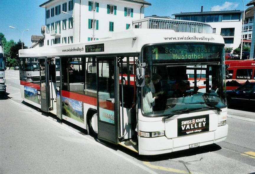 (109'320) - AAGS Schwyz - Nr. 9/SZ 5809 - Scania/Hess am 16. Juli 2008 in Schwyz, Postplatz