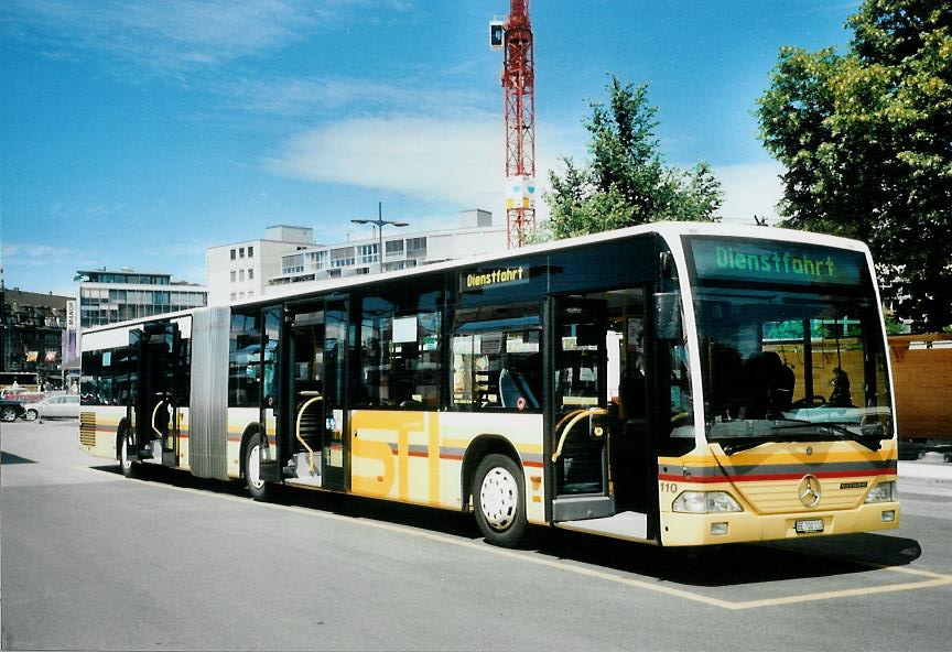 (109'436) - STI Thun - Nr. 110/BE 700'110 - Mercedes am 19. Juli 2008 beim Bahnhof Thun (prov. Haltestelle)