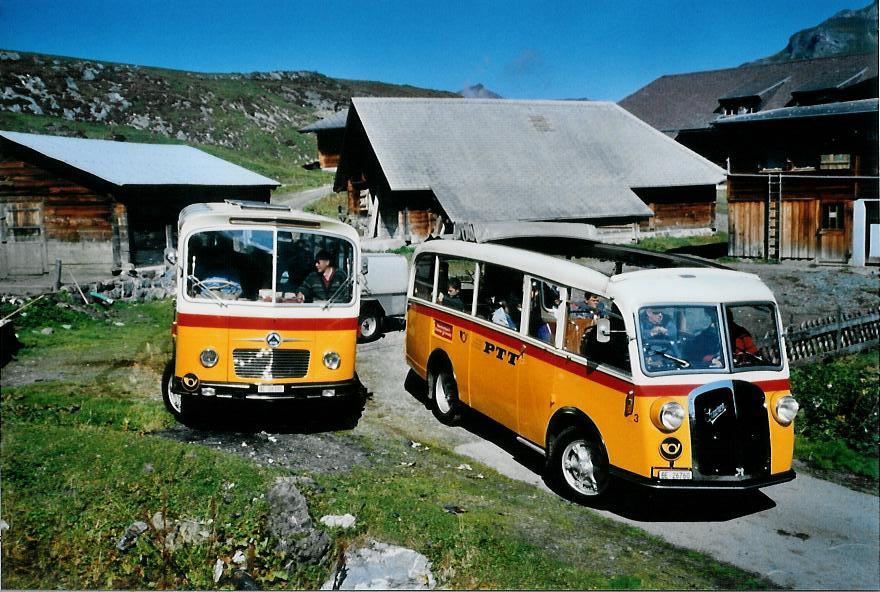 (111'132) - Schmid, Thrishaus - Nr. 9/BE 26'105 - Saurer/R&J (ex Geiger, Adelboden Nr.9) + Nr. 3/BE 26'760 - Saurer/Gangloff (ex Geiger, Adelboden Nr. 3) am 27. September 2008 in Kiental, Bundalp