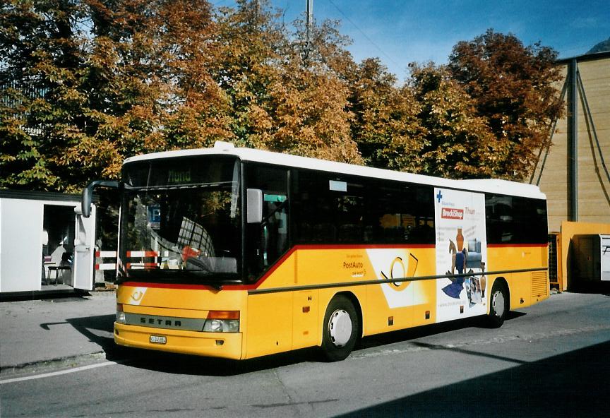 (111'431) - PostAuto Wallis - VS 245'884 - Setra am 12. Oktober 2008 beim Bahnhof Brig