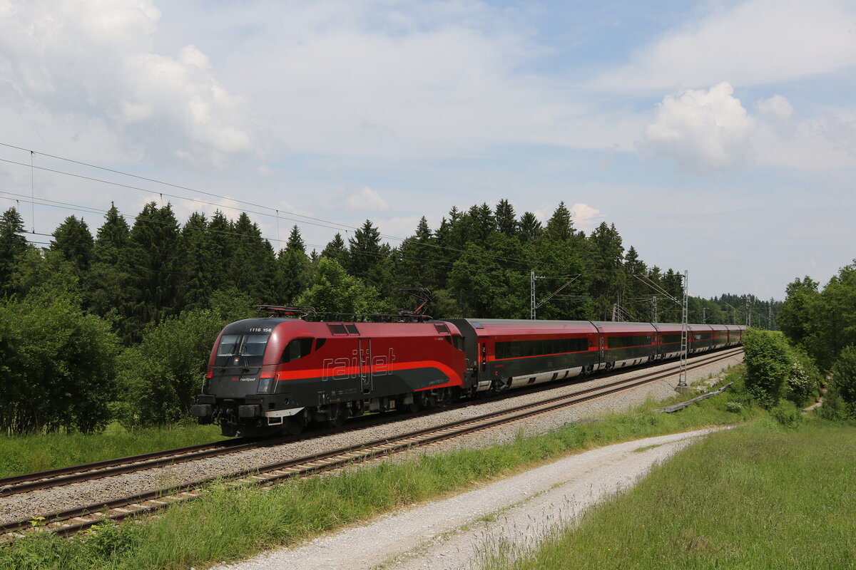 1116 156 aus Salzburg kommend am 8. Juni 2021 bei Grabensttt.