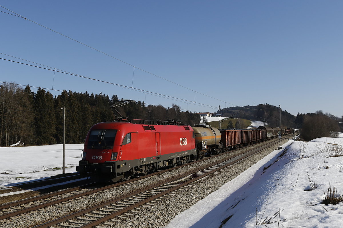 1116 176 mit einem  Mischer  aus Salzburg kommend am 23. Februar 2019 bei Htt.