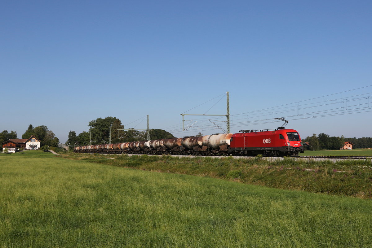 1116 178 mit einem Kesselwagenzug aus Mnchen kommend am 30. Juli 2020 bei bersee am Chiemsee.
