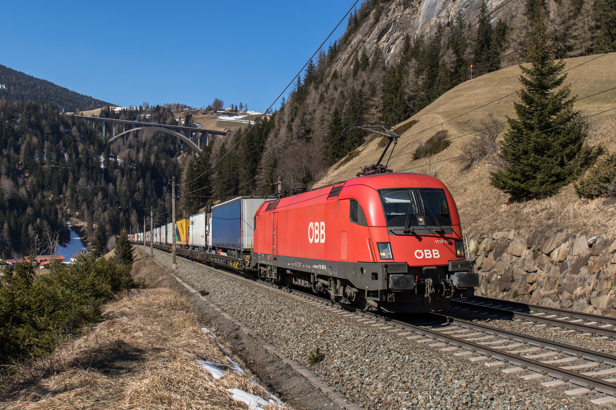 1116 185-8 am 19. Mrz 2016 von Innsbruck kommend bei St. Jodok.