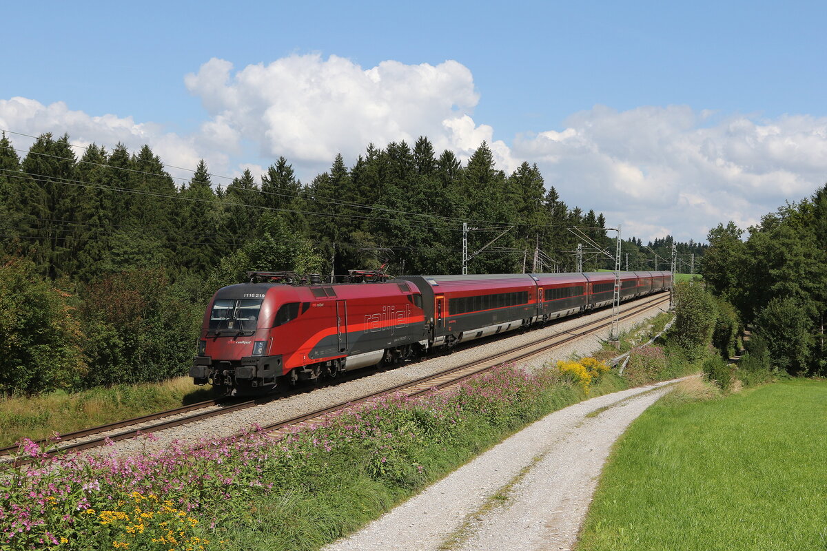 1116 219 aus Salzburg kommend am 1. September 2021 bei Grabensttt.