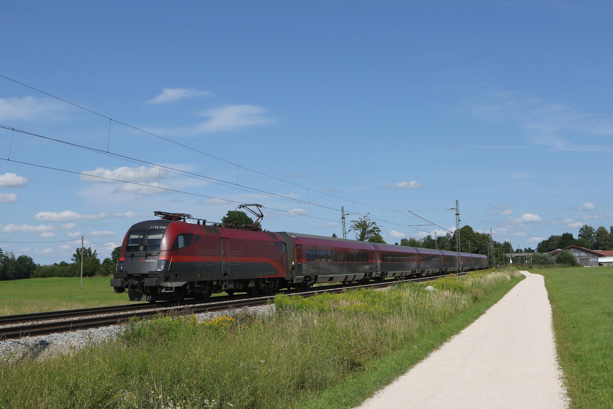 1116 236 aus Salzburg kommend am 9. august 20212 bei bersee am Chiemsee.