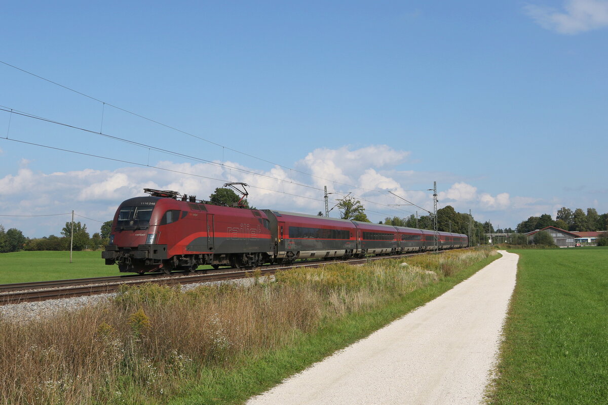 1116 246 aus Salzburg kommend am 26. September 2021 bei bersee am Chiemsee.