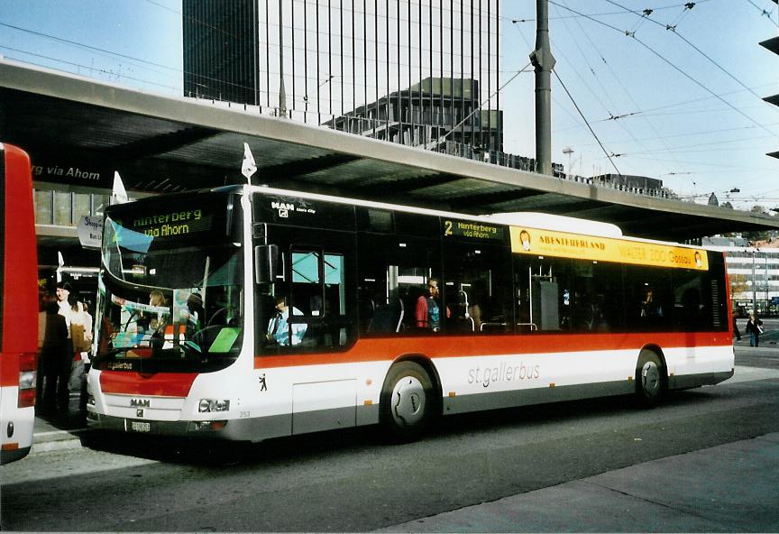 (111'601) - St. Gallerbus, St. Gallen - Nr. 253/SG 198'253 - MAN am 13. Oktober 2008 beim Bahnhof St. Gallen