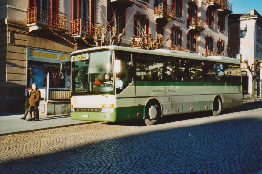 (112'333) - ABl Biasca - Nr. 1/TI 231'001 - Setra am 7. Dezember 2008 beim Bahnhof Bellinzona