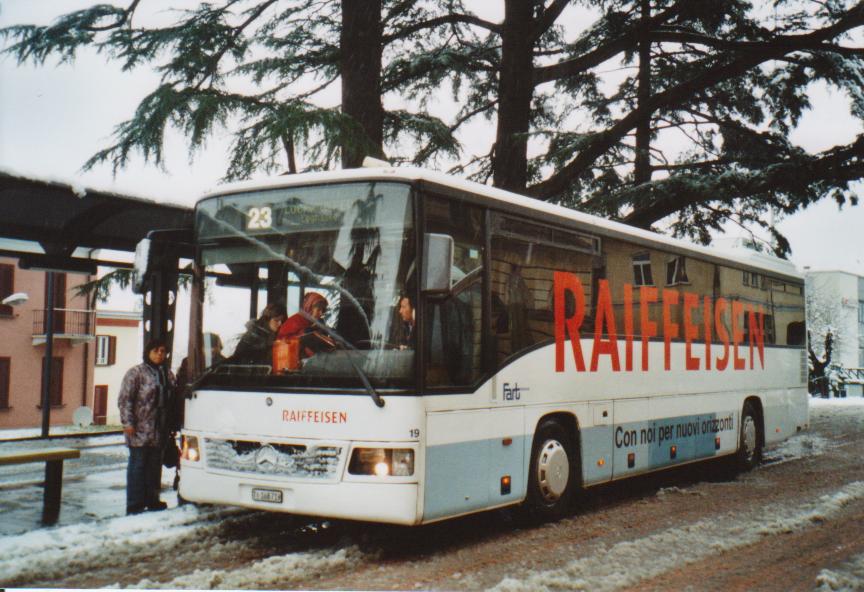 (112'718) - FART Locarno - Nr. 19/TI 168'719 - Mercedes am 10. Dezember 2008 beim Bahnhof Bellinzona