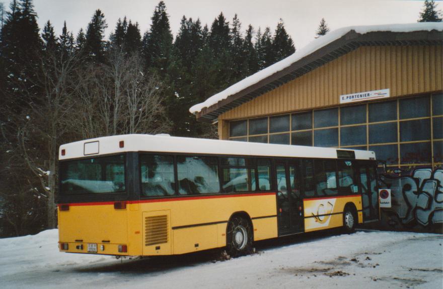 (112'923) - Portenier, Adelboden - Nr. 1/BE 27'928 - Mercedes (ex P 25'197; ex In Albon, Visp Nr. 4) am 14. Dezember 2008 in Adelboden, Garage