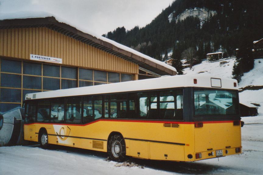 (112'924) - Portenier, Adelboden - Nr. 1/BE 27'928 - Mercedes (ex P 25'197; ex In Albon, Visp Nr. 4) am 14. Dezember 2008 in Adelboden, Garage