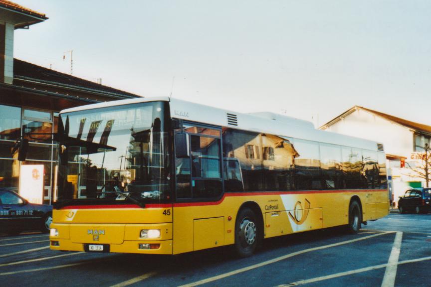 (113'222) - SAPJV, L'Isle - Nr. 45/VD 1514 - MAN am 22. Dezember 2008 beim Bahnhof Morges