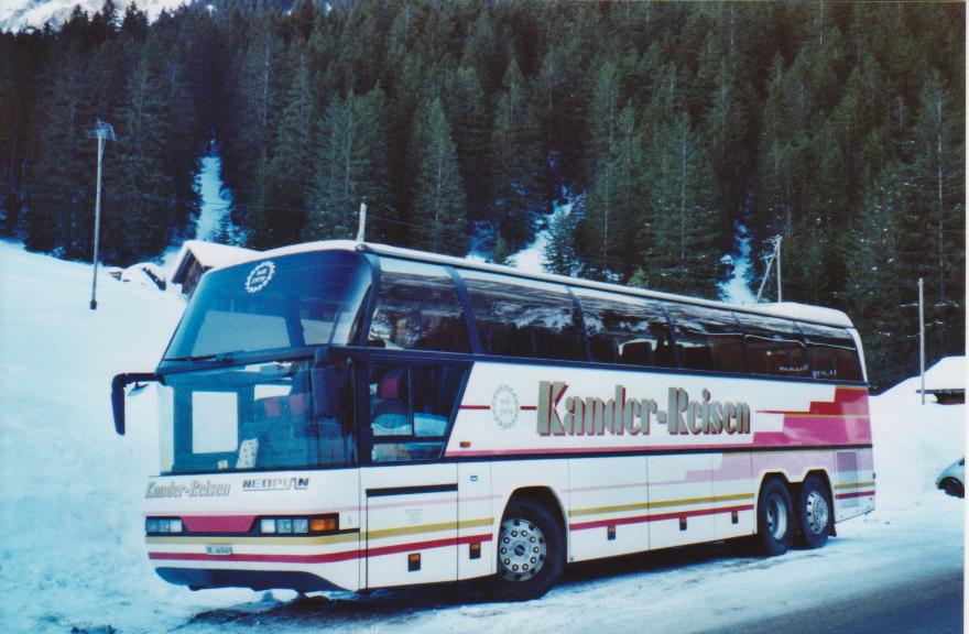 (113'722) - Kander-Reisen, Frutigen - Nr. 5/BE 44'948 - Neoplan am 11. Januar 2009 in Adelboden, Unter dem Birg