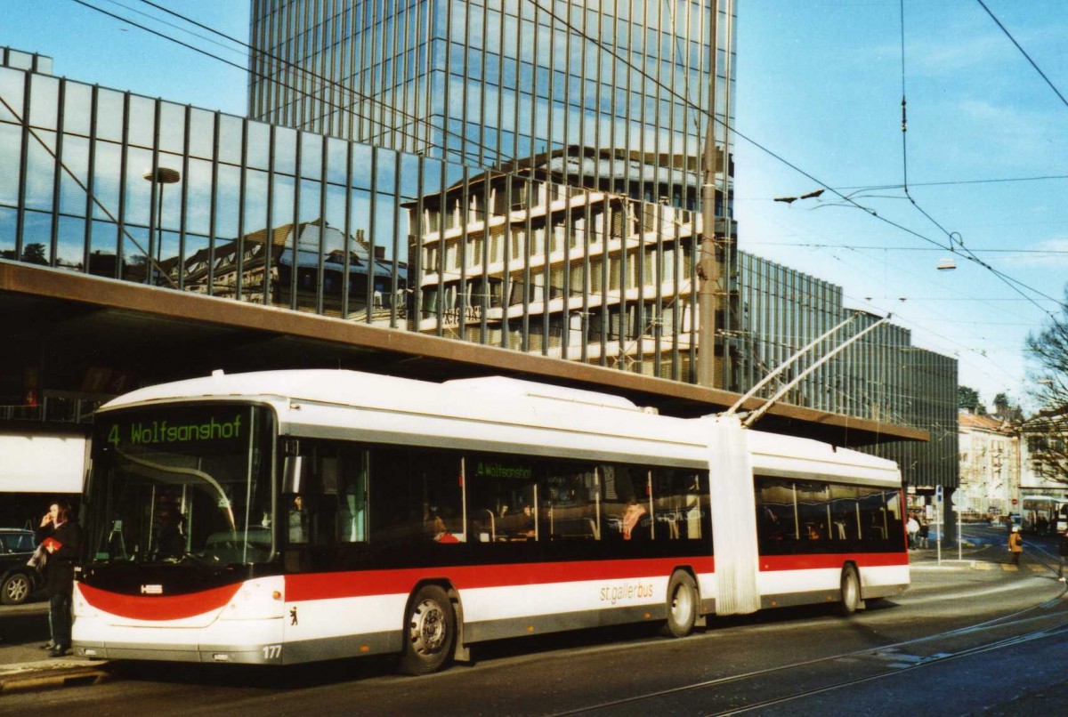 (113'924) - St. Gallerbus - Nr. 177 - Hess/Hess Gelenktrolleybus am 17. Januar 2009 beim Bahnhof St. Gallen