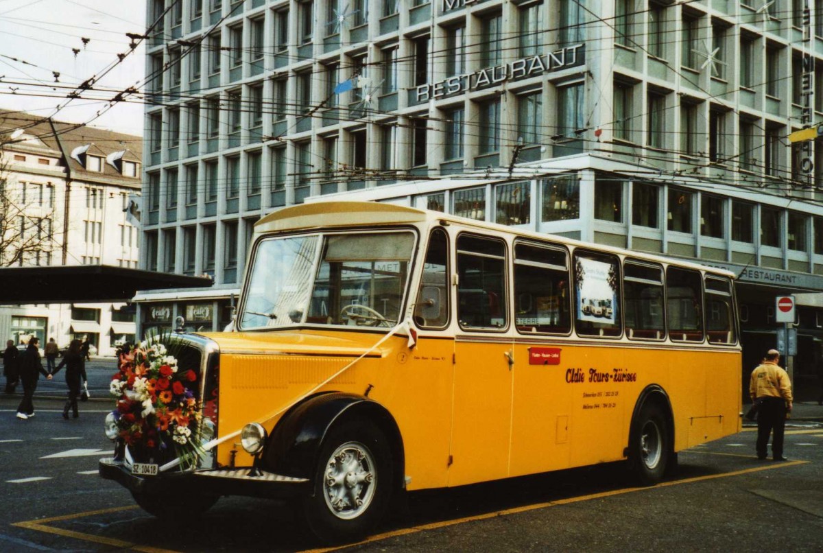 (113'930) - Oldie-Tours Zrisee, Wollerau - Nr. 2/SZ 10'418 - Saurer/R&J (ex Jaggi, Kippel Nr. 4) am 17. Januar 2009 beim Bahnhof St. Gallen