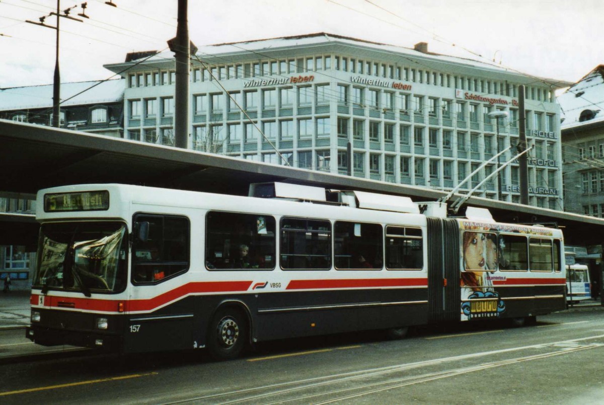 (114'004) - VBSG St. Gallen - Nr. 157 - NAW/Hess Gelenktrolleybus am 17. Januar 2009 beim Bahnhof St. Gallen