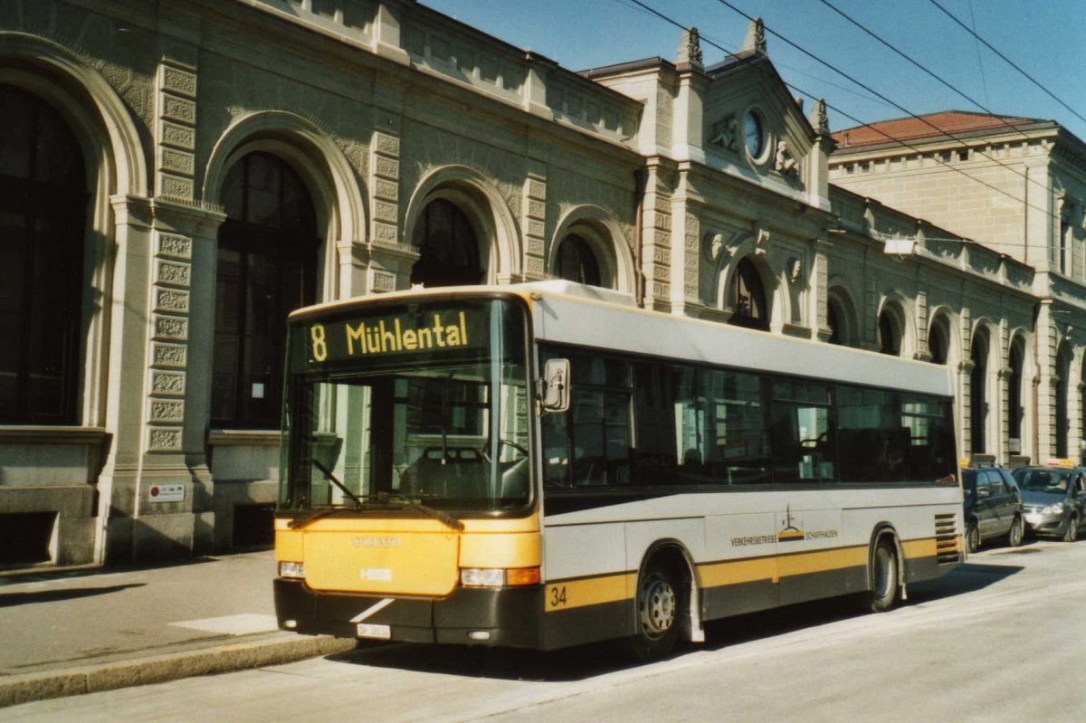 (114'601) - VBSH Schaffhausen - Nr. 34/SH 38'034 - Volvo/Hess am 18. Februar 2009 beim Bahnhof Schaffhausen