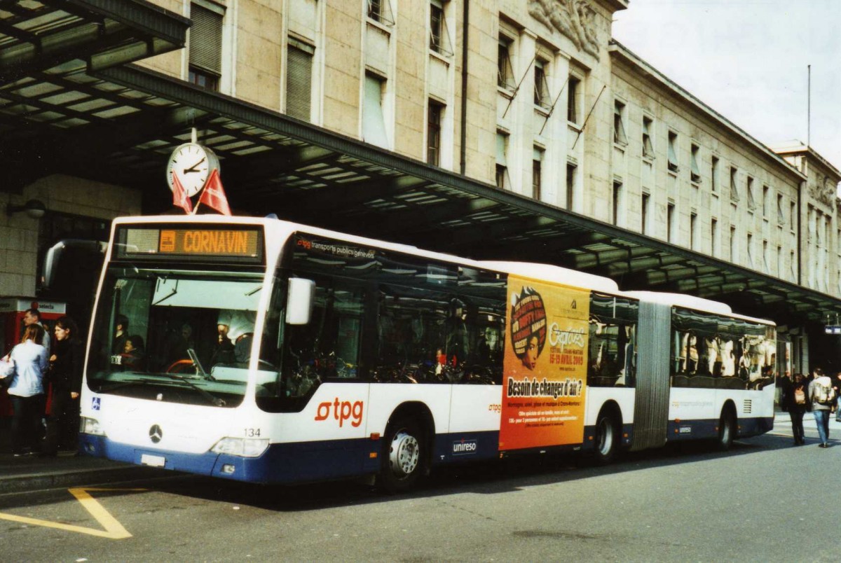 (115'003) - TPG Genve - Nr. 134/GE 960'518 - Mercedes am 8. Mrz 2009 beim Bahnhof Genve