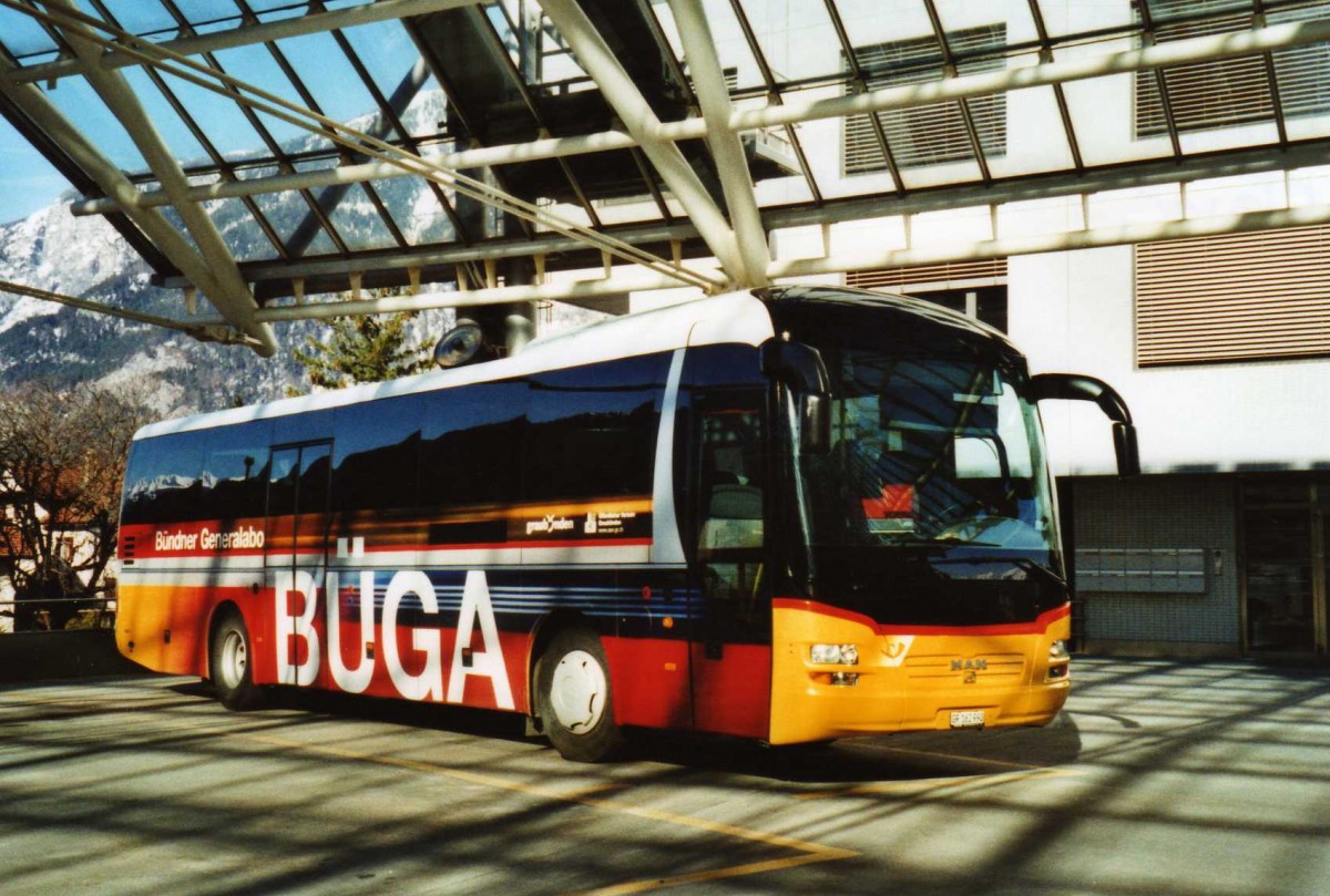 (115'023) - PostAuto Graubnden - GR 162'990 - MAN am 14. Mrz 2009 in Chur, Postautostation