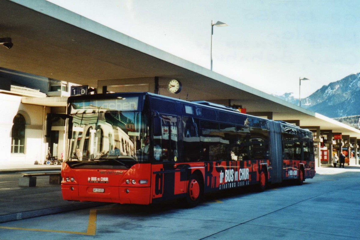 (115'028) - SBC Chur - Nr. 55/GR 155'855 - Neoplan am 14. Mrz 2009 beim Bahnhof Chur