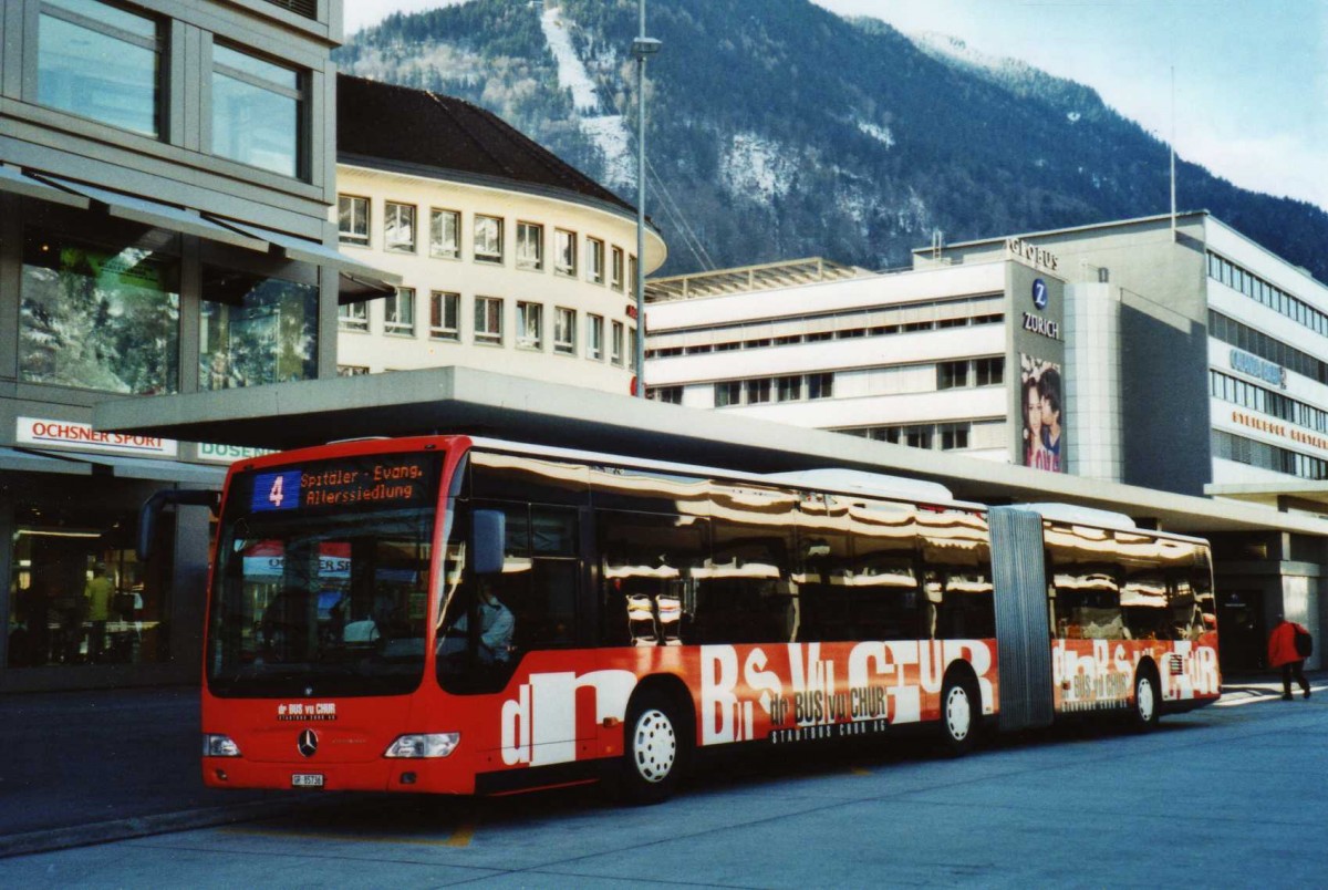 (115'031) - SBC Chur - Nr. 36/GR 85'736 - Mercedes am 14. Mrz 2009 beim Bahnhof Chur