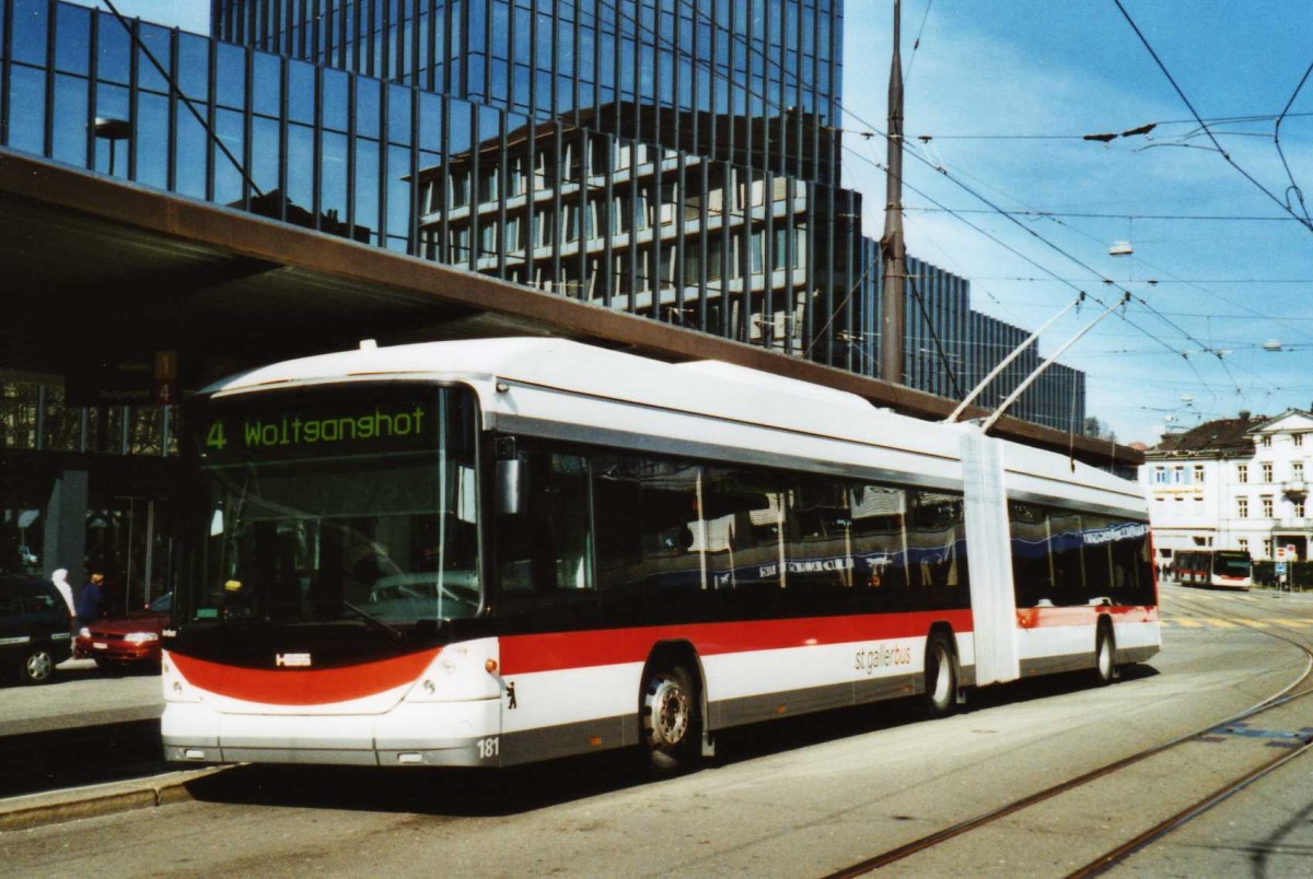 (115'402) - St. Gallerbus, St. Gallen - Nr. 181 - Hess/Hess Gelenktrolleybus am 18. Mrz 2009 beim Bahnhof St. Gallen