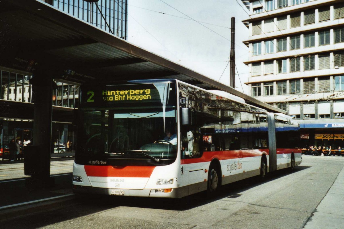 (115'430) - St. Gallerbus, St. Gallen - Nr. 290/SG 198'290 - MAN am 18. Mrz 2009 beim Bahnhof St. Gallen