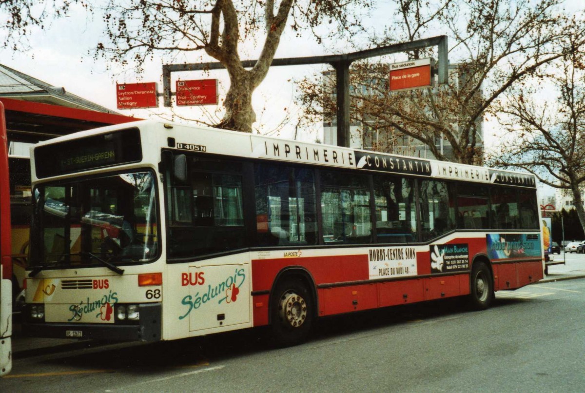 (115'703) - Lathion, Sion - Nr. 68/VS 12'672 - Mercedes (ex Gillioz, Sion) am 30. Mrz 2009 beim Bahnhof Sion