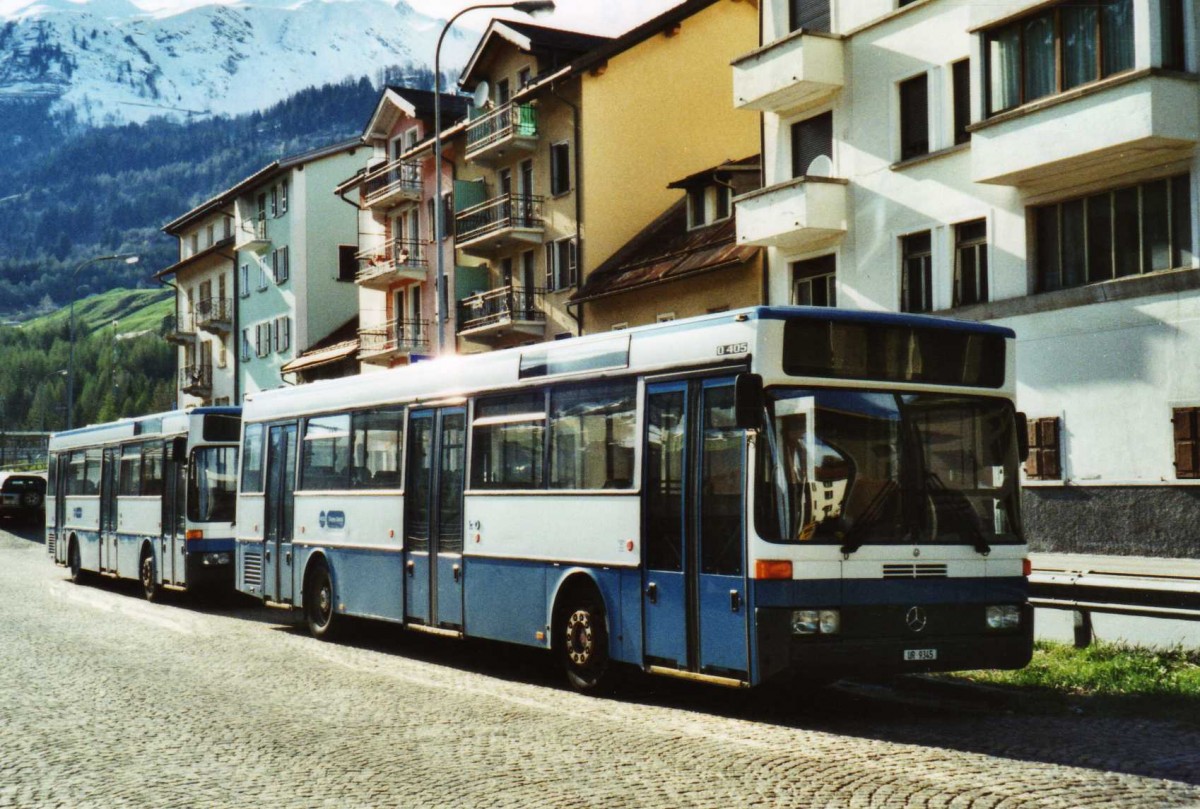 (116'235) - Meyer, Gschenen - UR 9345 - Mercedes (ex Gut, Binz Nr. 18) am 30. April 2009 beim Bahnhof Airolo