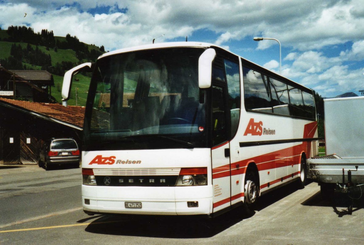 (116'434) - AZS Zweisimmen - Nr. 2/BE 471'252 - Setra am 17. Mai 2009 beim Bahnhof Zweisimmen