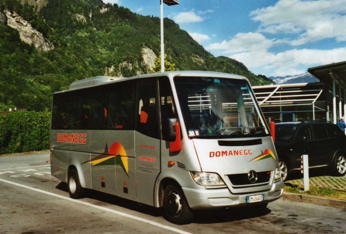 (117'107) - Aus Italien: Domanegg, Jenesien - CM-494 KE - Mercedes/Sitcar am 29. Mai 2009 in Innerbraz, Raststtte