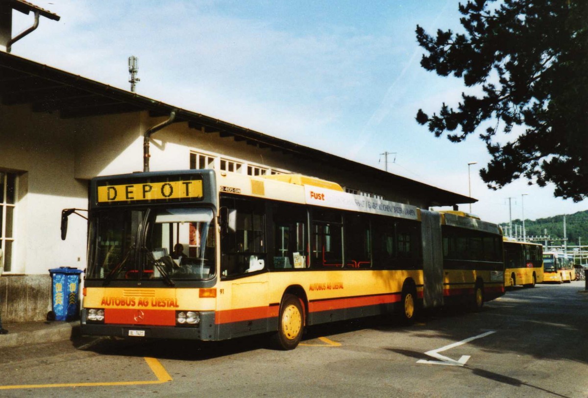 (117'322) - AAGL Liestal - Nr. 91/BL 7421 - Mercedes am 8. Juni 2009 beim Bahnhof Liestal