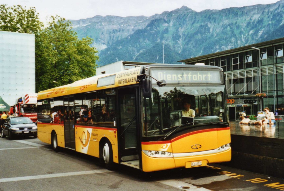 (117'714) - PostAuto Bern - BE 610'539 - Solaris am 14. Juni 2009 beim Bahnhof Interlaken Ost