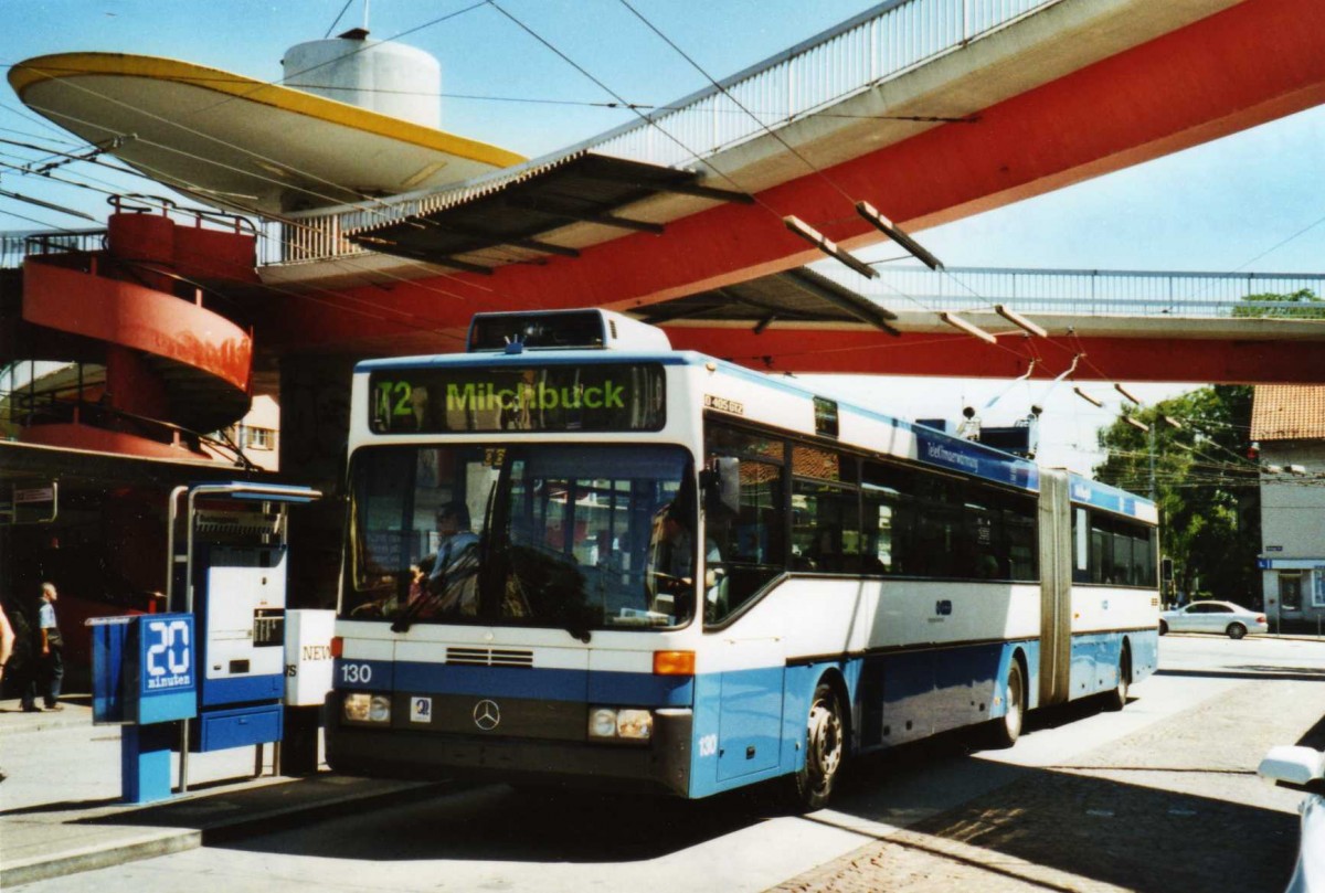 (117'805) - VBZ Zrich - Nr. 130 - Mercedes Gelenktrolleybus am 17. Juni 2009 in Zrich, Bucheggplatz