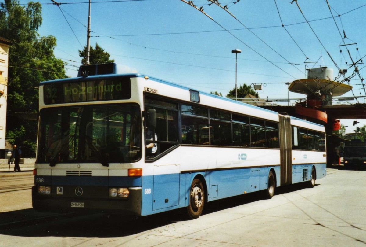 (117'810) - VBZ Zrich - Nr. 588/ZH 588'588 - Mercedes am 17. Juni 2009 in Zrich, Bucheggplatz