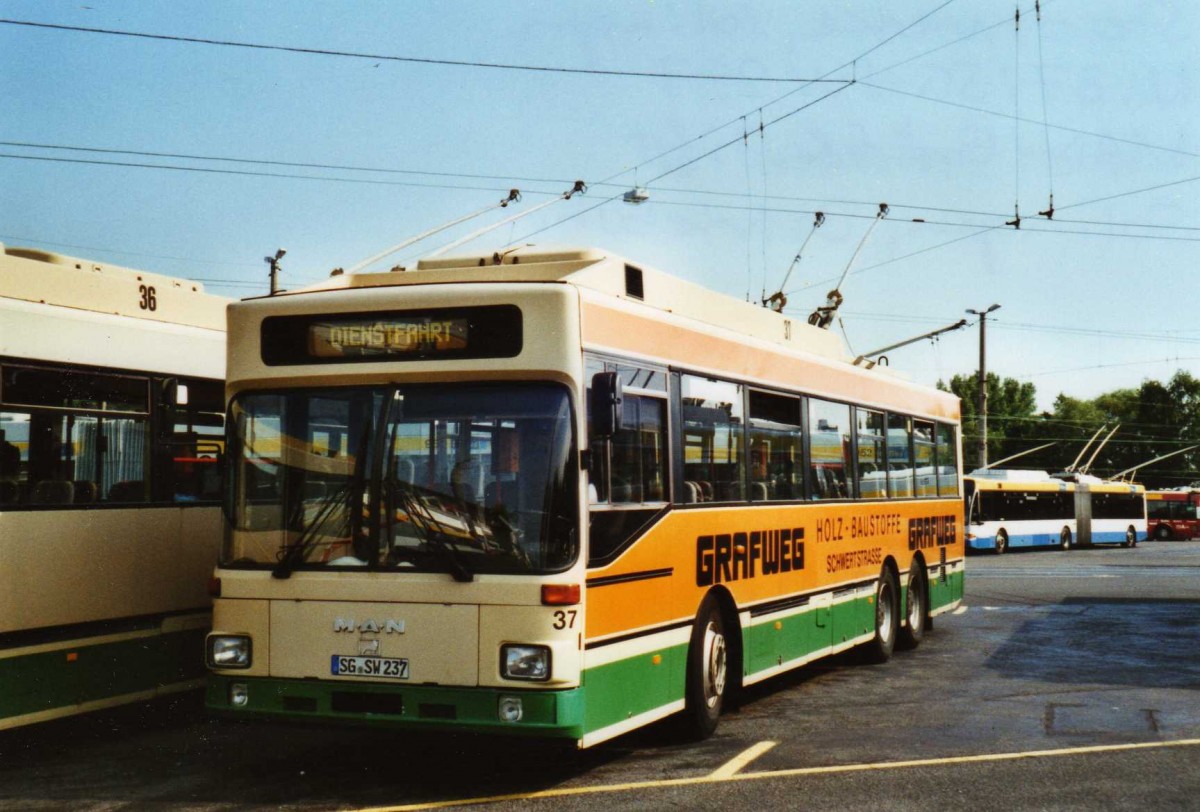 (118'124) - SWS Solingen - Nr. 37/SG-SW 237 - MAN/Grf&Stift Trolleybus am 5. Juli 2009 in Solingen, Betriebshof