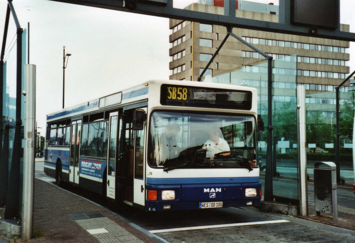 (118'233) - Aus Deutschland: Rheinliner, Wesel - Nr. 15/WES-OD 180 - MAN (ex Salvatore&Holzmller, Mnchen Nr. 15) am 5. Juli 2009 beim Bahnhof Nijmegen