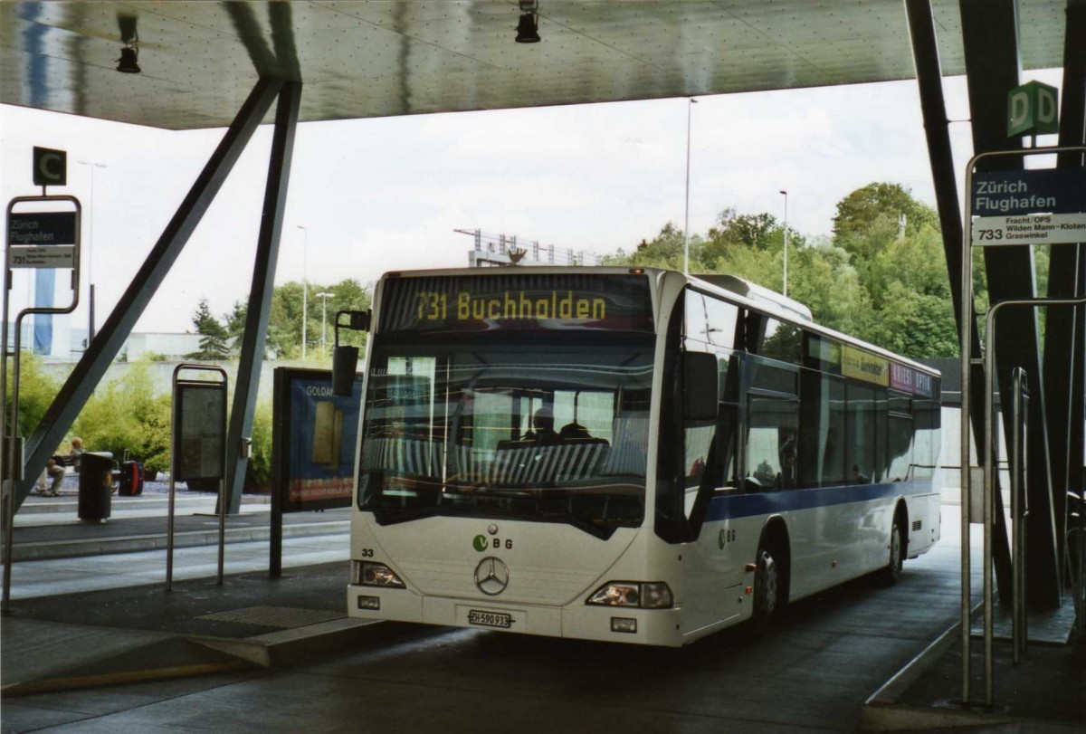 (119'022) - Maag, Kloten - Nr. 33/ZH 590'933 - Mercedes am 10. Juli 2009 in Zrich, Flughafen