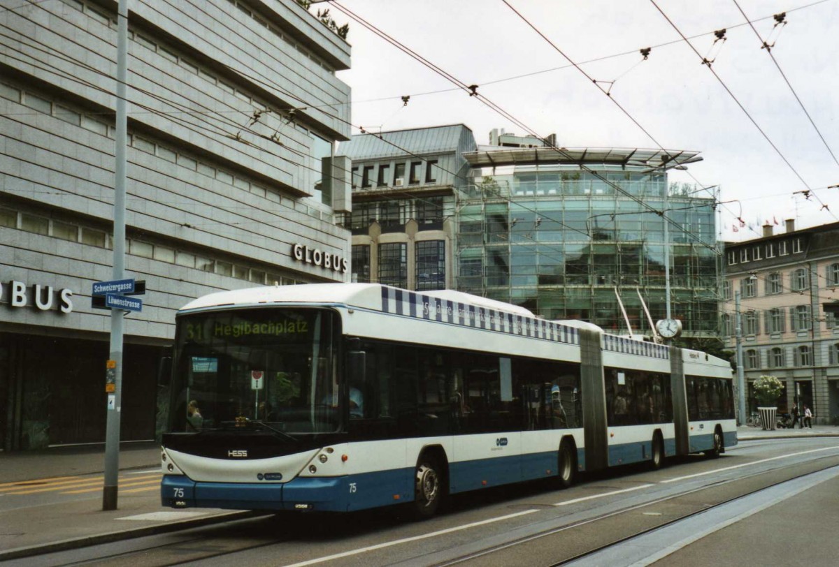 (119'120) - VBZ Zrich - Nr. 75 - Hess/Hess Doppelgelenktrolleybus am 12. Juli 2009 in Zrich, Lwenplatz