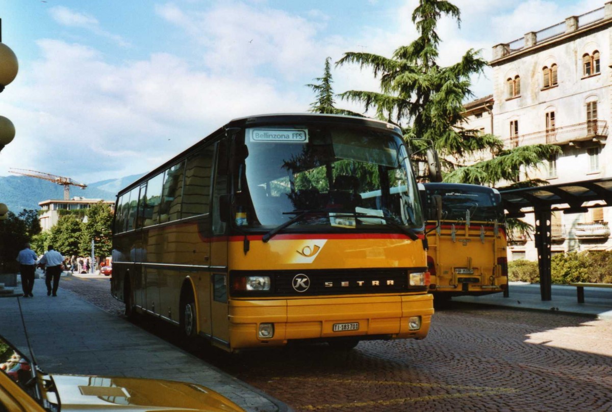 (119'219) - Barenco, Faido - TI 183'701 - Setra am 20. Juli 2009 beim Bahnhof Bellinzona