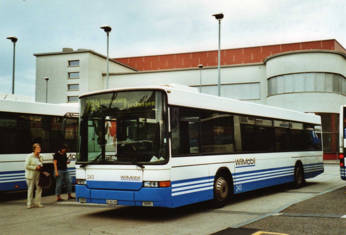 (119'307) - WilMobil, Wil - Nr. 243/SG 292'409 - Volvo/Hess (ex RTB Altsttten Nr. 32) am 22. Juli 2009 beim Bahnhof Wil